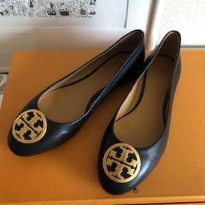 Tory Burch Chelsea Black Leather Flats